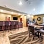 Cobblestone Hotel & Suites - Hutchinson