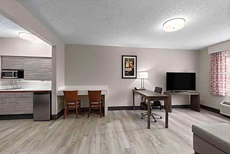King Studio Suite - Mobility Access/Non-Smoking