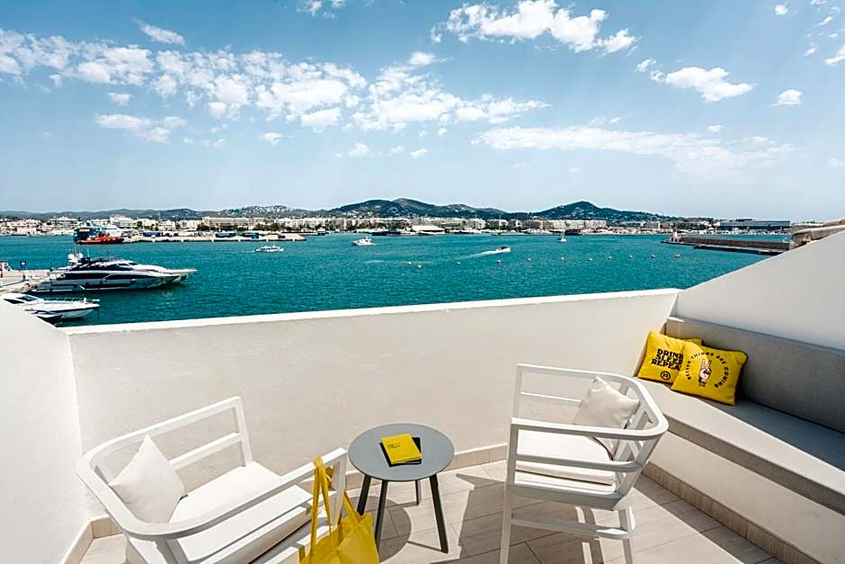 Ryans La Marina