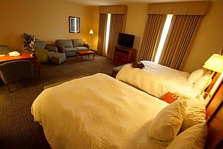 Queen Studio Suite with Two Queen Beds - Non-Smoking