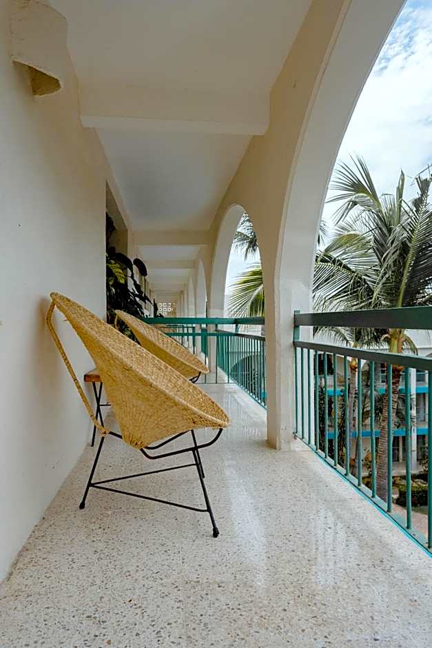 Hotel & Suites Villasol