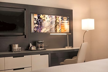 1 Bedroom Suite - 1 King Bed With Sofabed