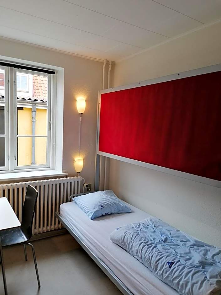 Femmasteren Hotel & Hostel