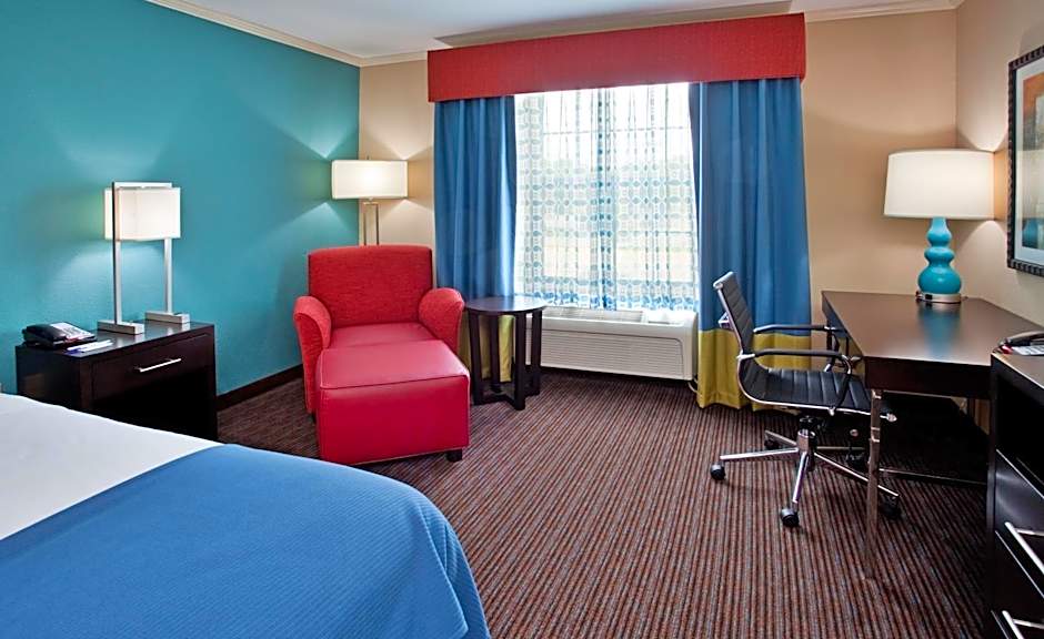 Holiday Inn Express Hotel & Suites North Kansas City By IHG