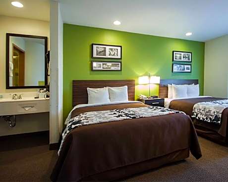 Queen Room with Two Queen Beds - Non-Smoking