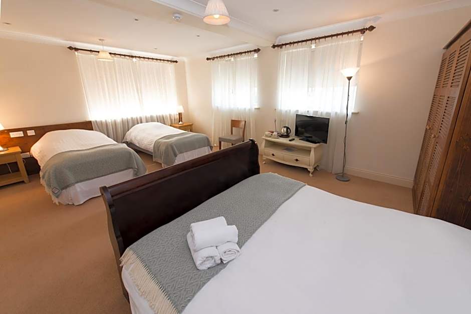 Connemara Lake Hotel