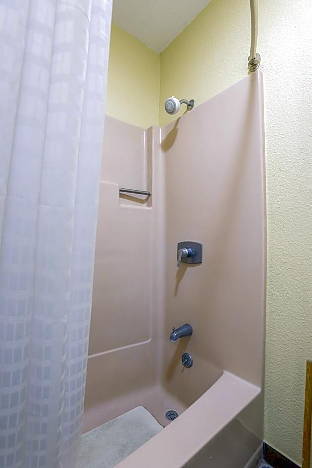 Budget Inn By OYO Natural Bridge I-81