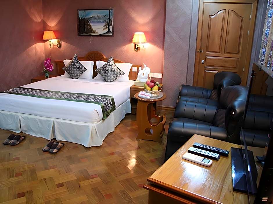 Excel Treasure Hotel