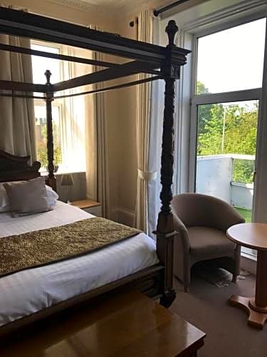 Photo 1 of 4 of Double Room with Four Poster Bed