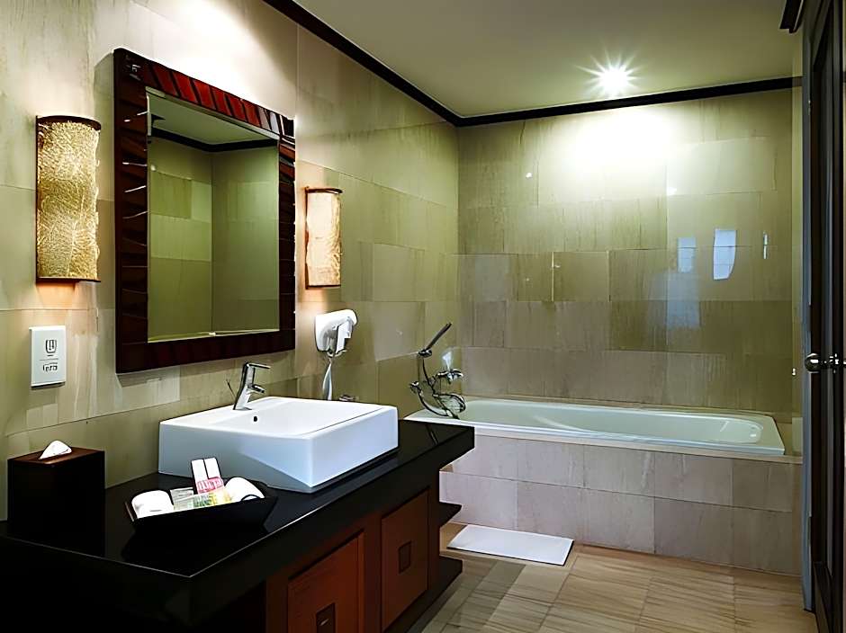 Grand Balisani Suites Hotel