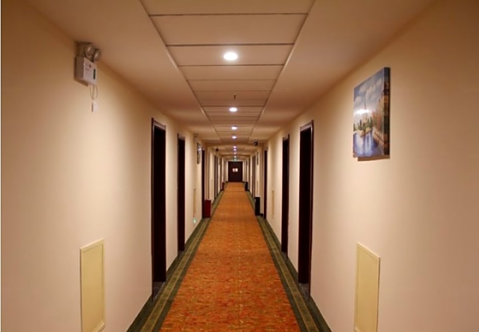 GreenTree Inn QinYang Middle HuaiFu Road Express Hotel