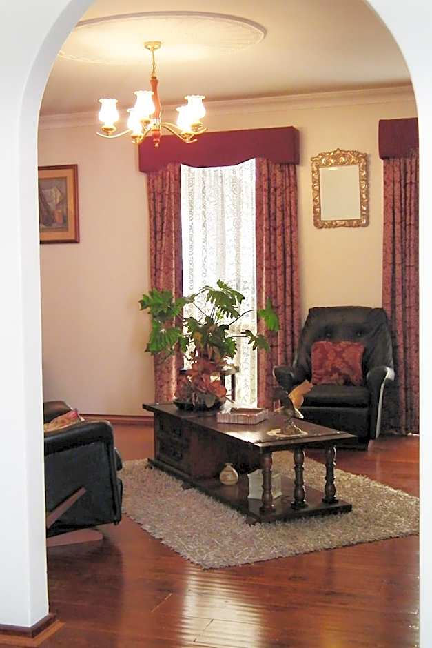 The Spanish Guesthouse, Private Rooms