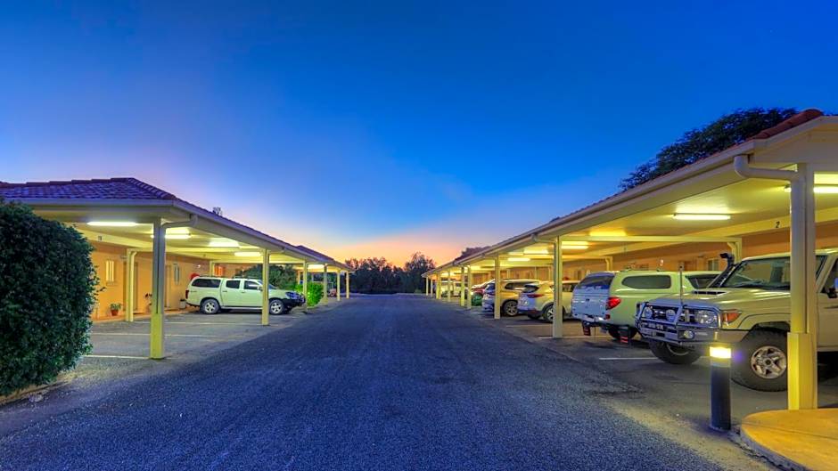 Country Roads Motor Inn