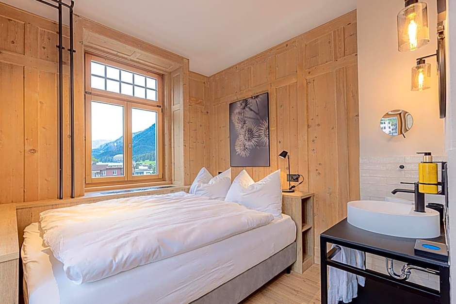 ALPINE INN Davos