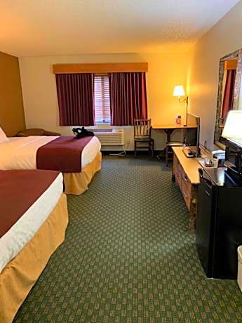 Deluxe Queen Room with Two Queen Beds - Non-Smoking