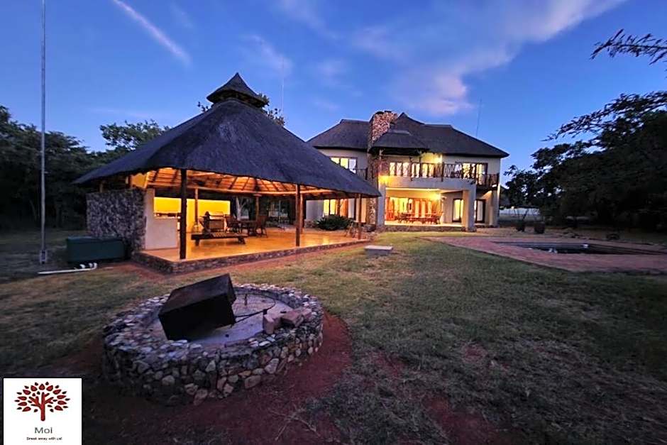 Zebula Golf and Wildlife Estate - Aardwolf Pax 10 - Moi Signature Luxury villa