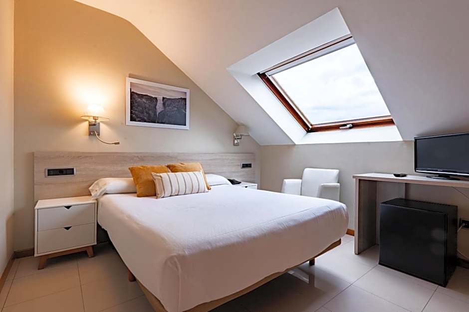 1 Double Bed or 2 Beds — 12 fotoğraftan 1. fotoğraf