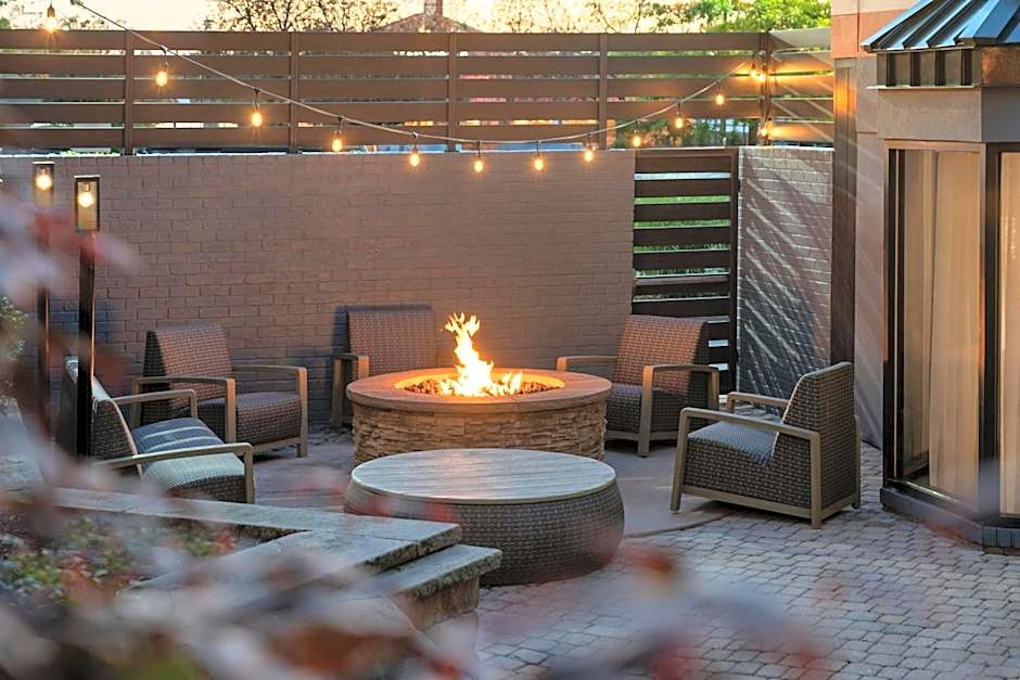 Courtyard by Marriott Cleveland Beachwood