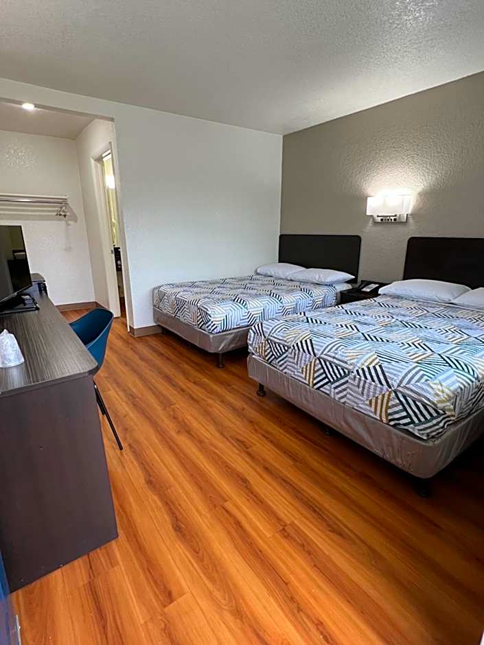 Motel 6-Longview, TX