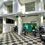 Super Hotel O Crystal Executive Suites