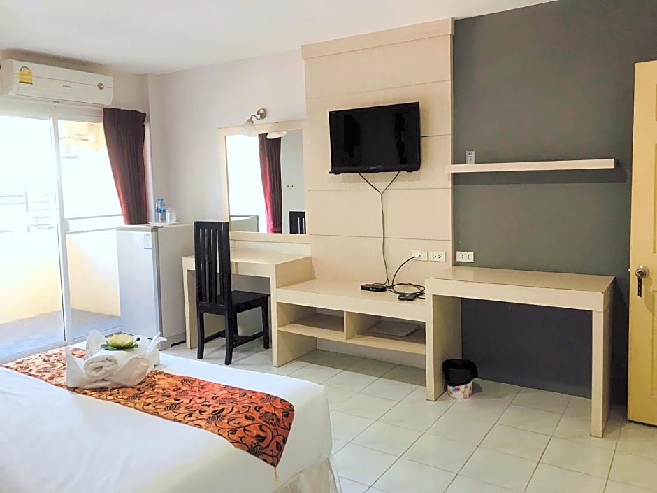 Grand Esie Service Apartment