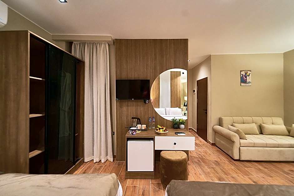 PANORAMA view pyramids