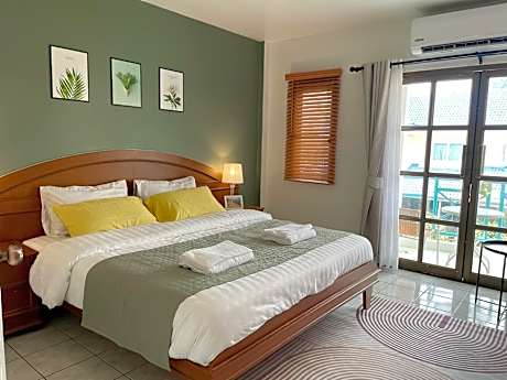 5 mins walk Bangla,beach,3BR