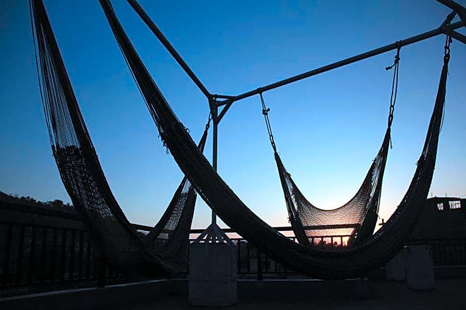 Hotel The Cherry Garden