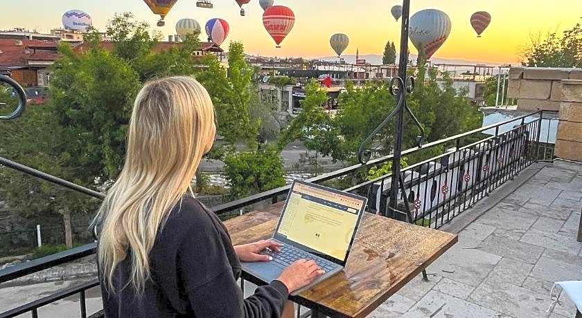 Nomads Cave Hotel & Rooftop
