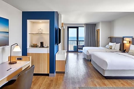 Oceanfront Queen Studio Suite with Trundle Bed and Balcony