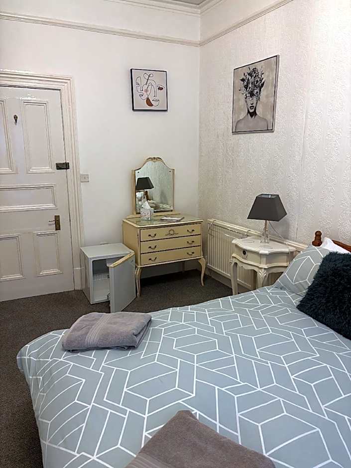 Esklet Guest House