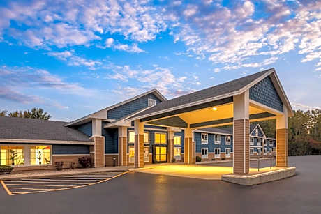 AmericInn by Wyndham Douglas/Saugatuck