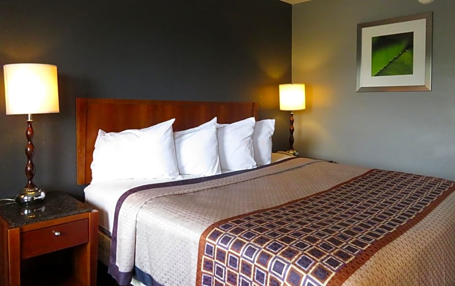 Travelodge by Wyndham Walterboro