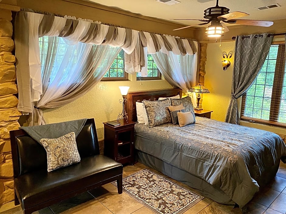 Hilltop Manor Bed And Breakfast