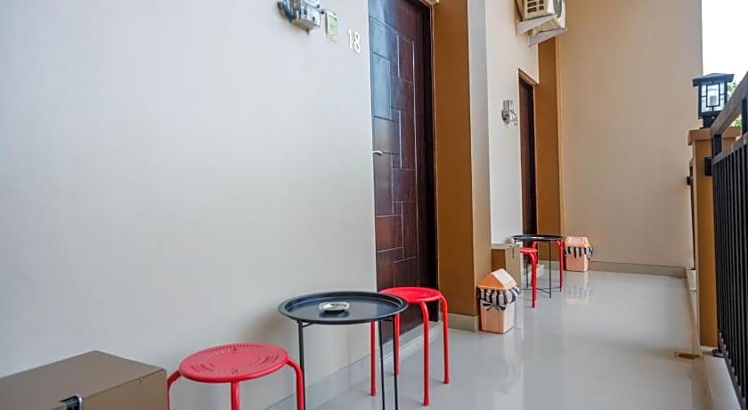 Urbanview Hotel near Alun Alun Tegal