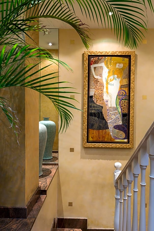 Neuilly Park Hotel