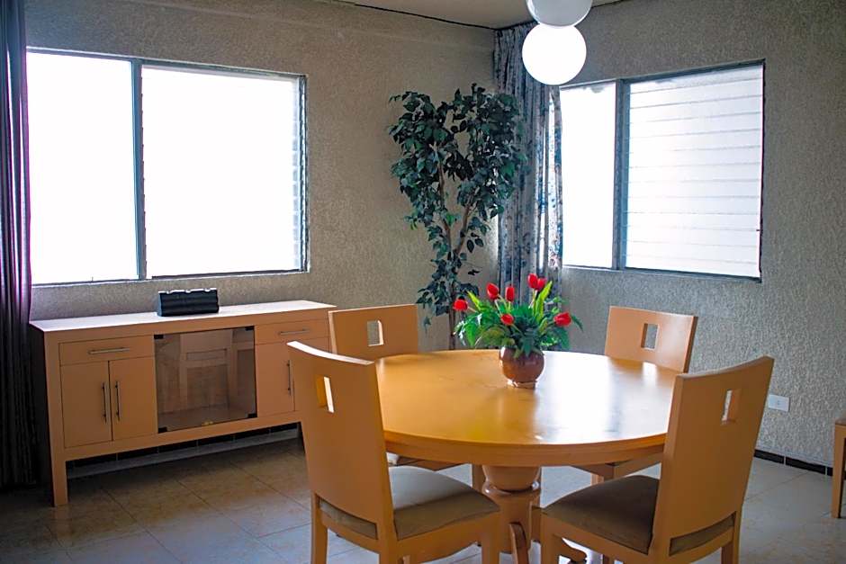 Suites del Sol Hotel & Apartments