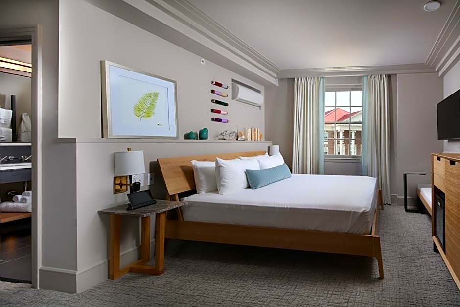 Photo 1 of 2 of 1 King Bed