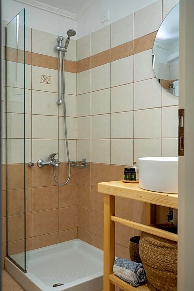 Helen's Studios & Apartments