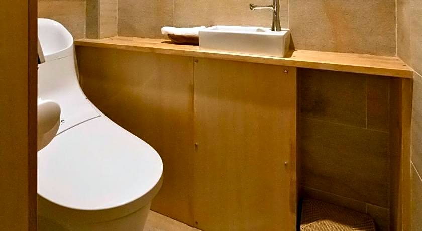 Mibu-Juku Muslim Friendly Easy access to Kyoto STA