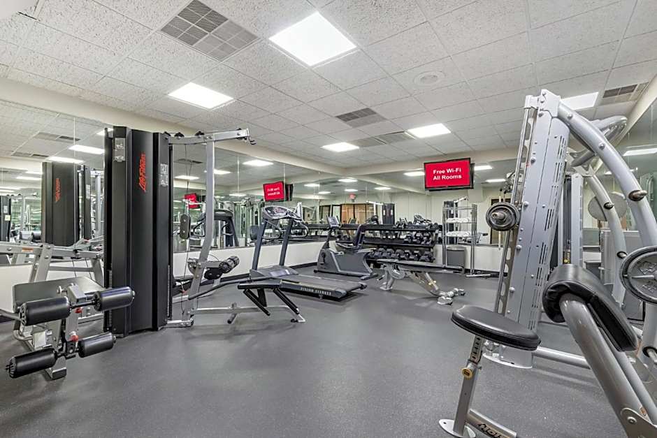 Red Roof Inn & Suites Newport News