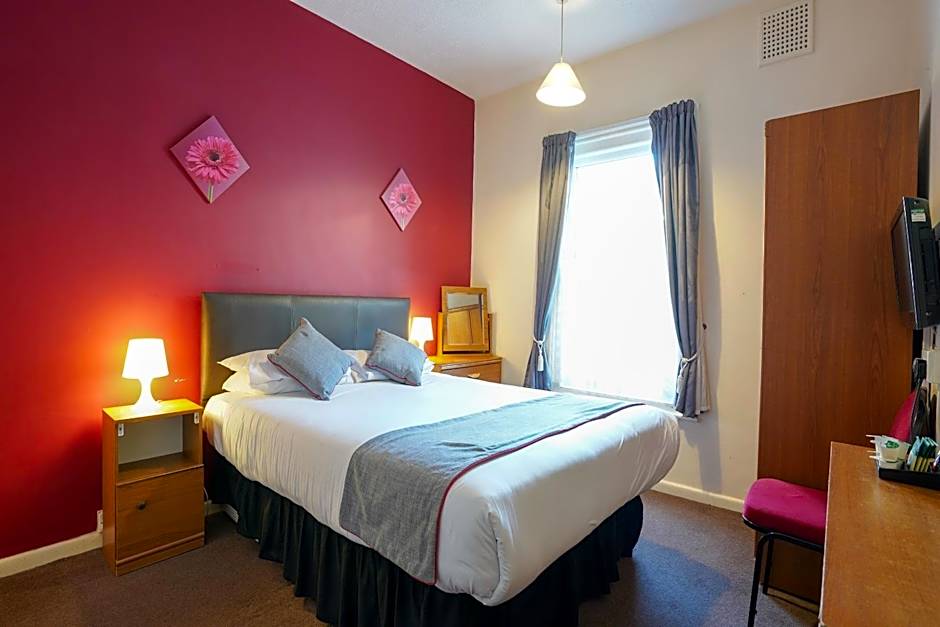 OYO Shanklin Beach Hotel