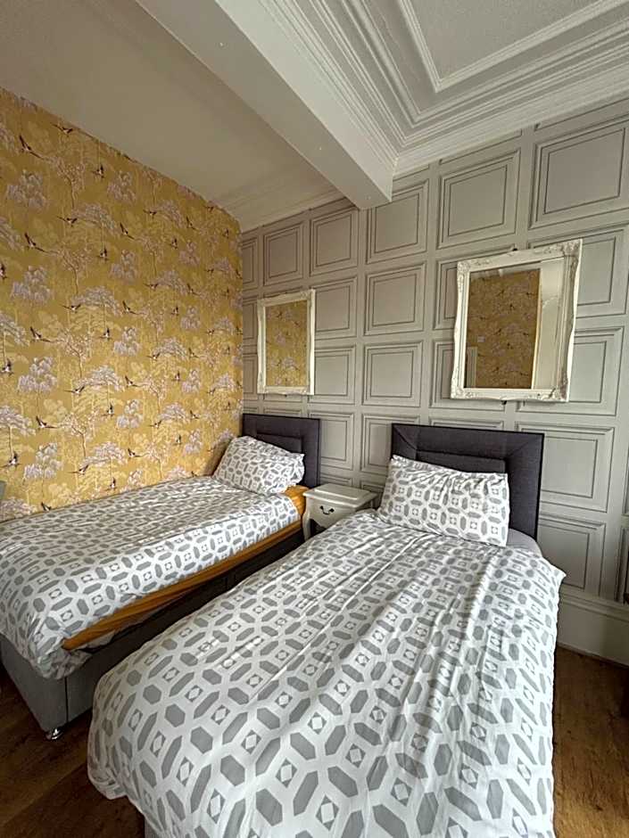 Photo 1 of 4 of Quadruple Room