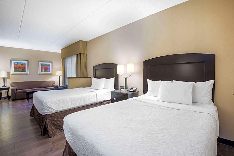 La Quinta Inn & Suites by Wyndham Edgewood / Aberdeen-South