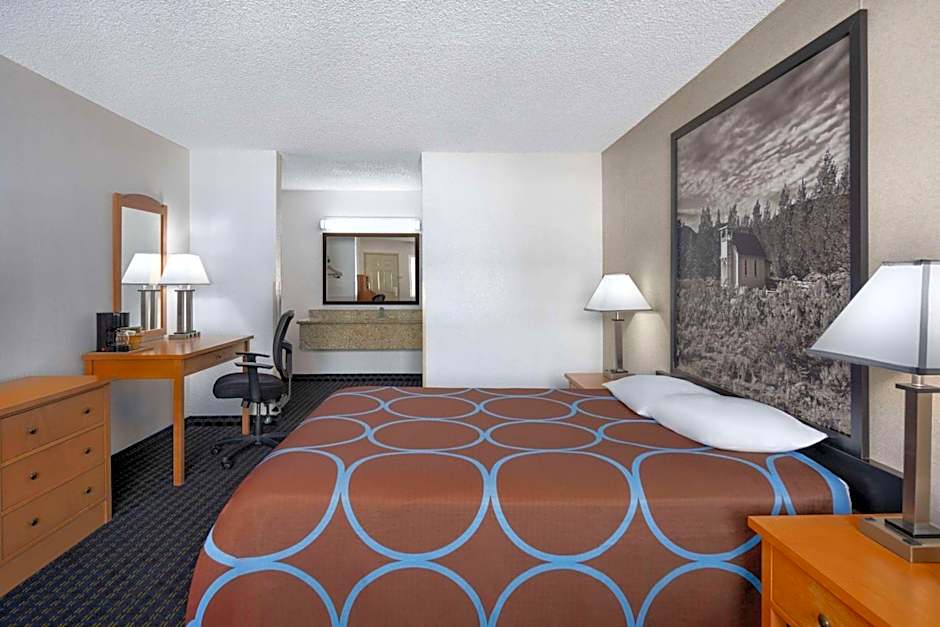 Super 8 by Wyndham Susanville