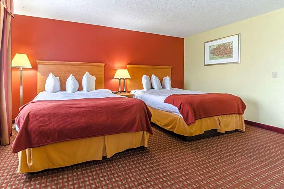 Rodeway Inn & Suites Jacksonville near Camp Lejeune