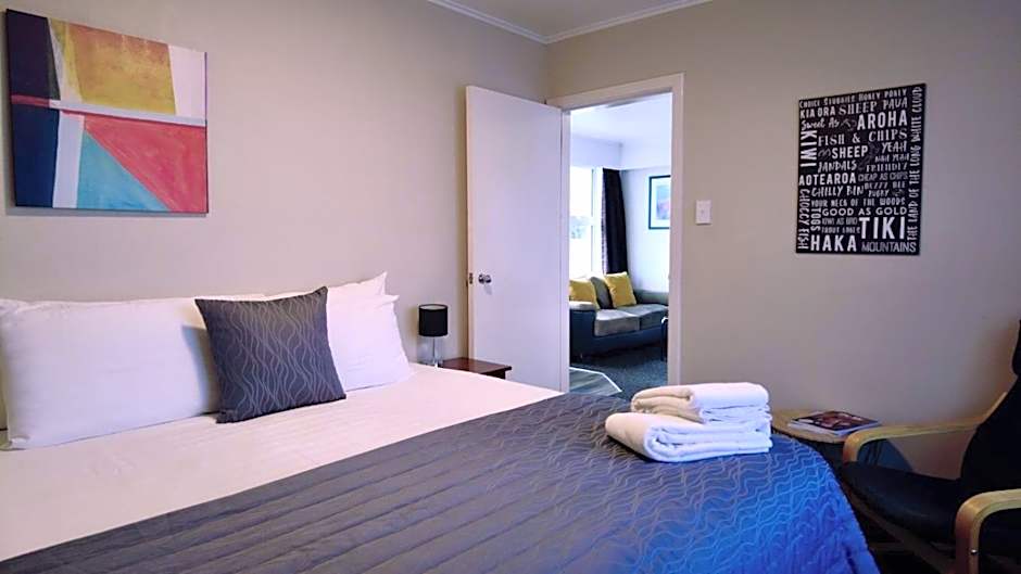 554 Moana Court Motel