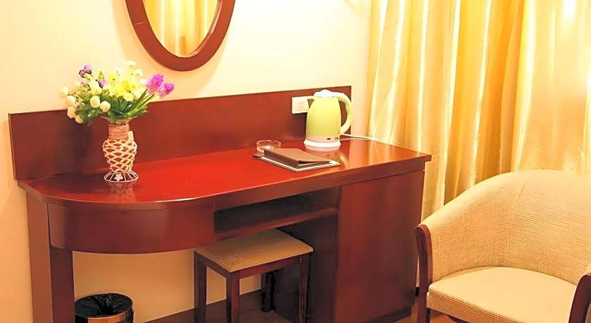 GreenTree Inn JiangSu DingShu Twon JieFang(E) Road Express Hotel