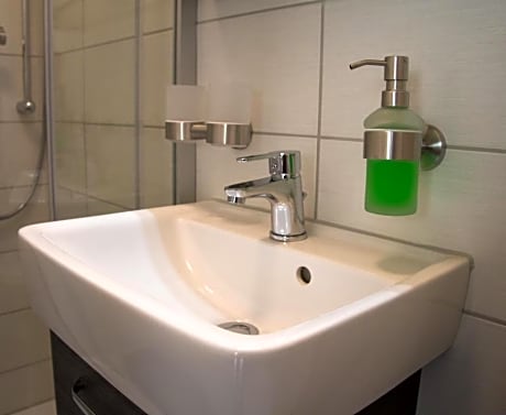 Twin room single use