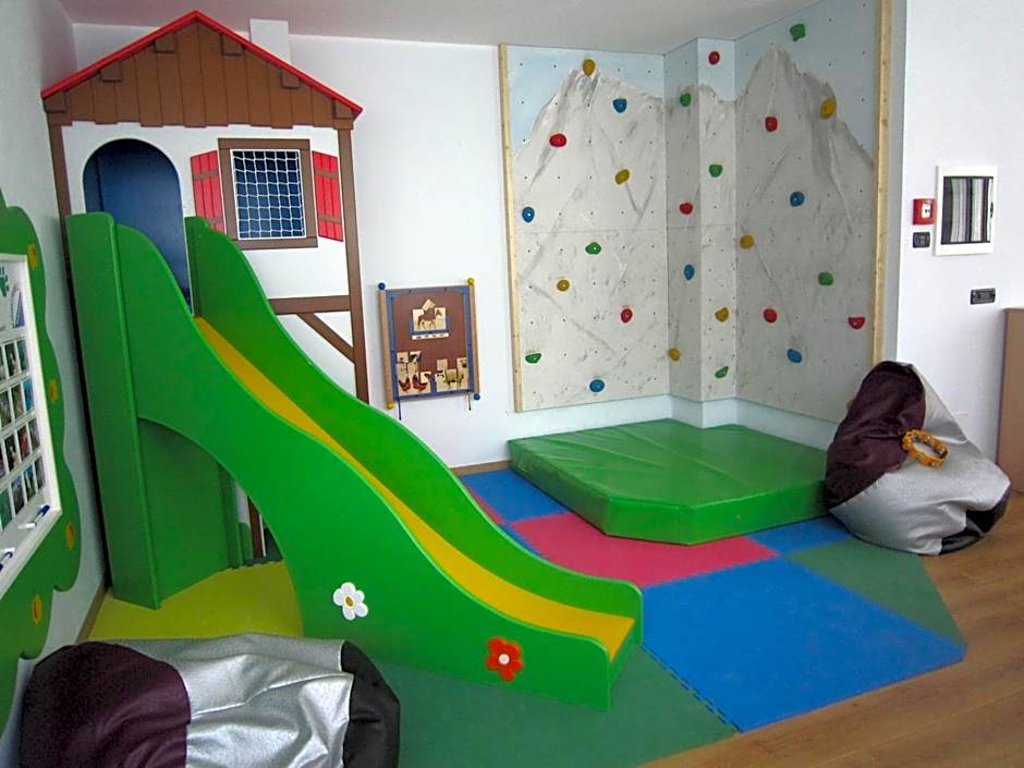 Tevini Dolomites Charming Hotel